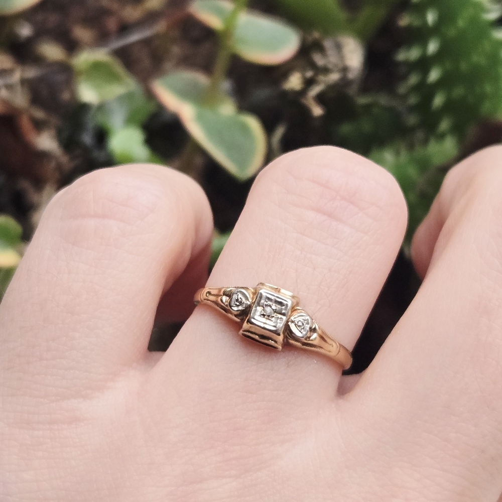 Vintage 10K Art Deco Diamond Engagement Ring, size 6.5 - Picture 4 of 16